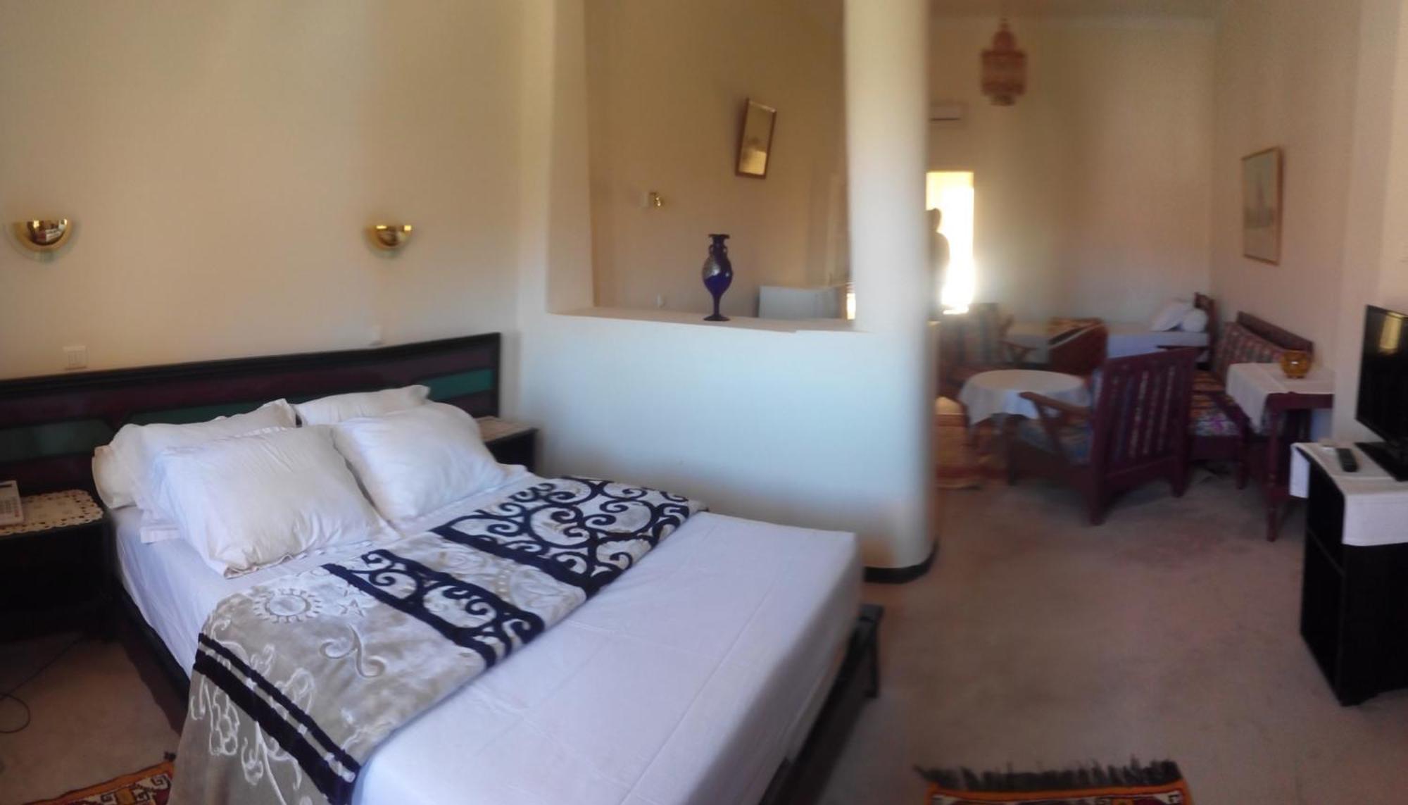 Hotel Les Amandiers Tafraout